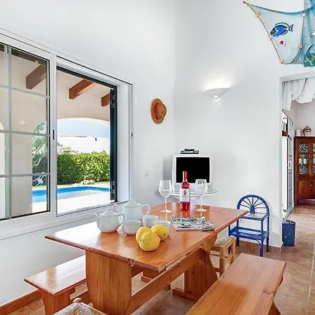 Binibequer Vell Sleeps 6 Pool Air Con Wifi Villa